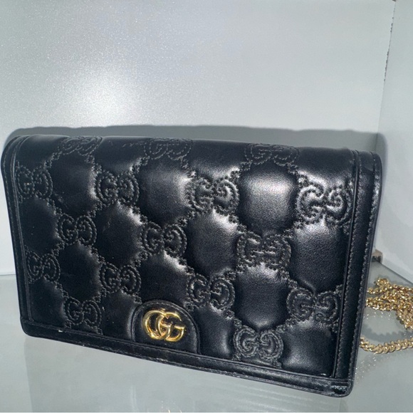 Gucci Black and Gold Quilted Clutch - Picture 2 of 4